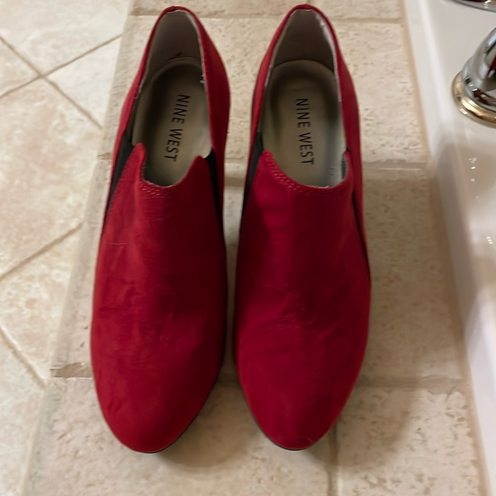 Nine West red and black suede heel